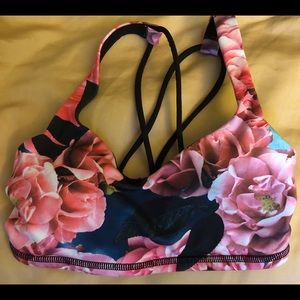 Lululemon FREE TO BE bra size 2